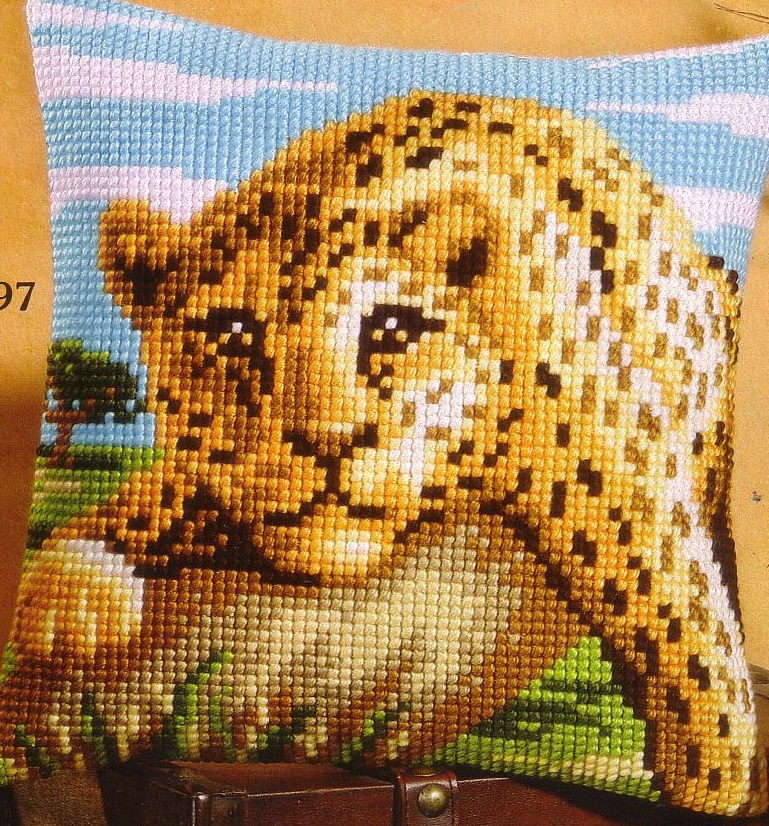 original leopard design from Vervaco